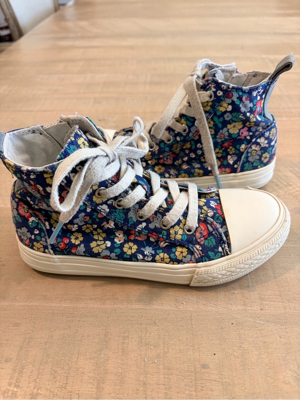 Mini Boden Kids Floral High-Top Sneakers - Navy Multi